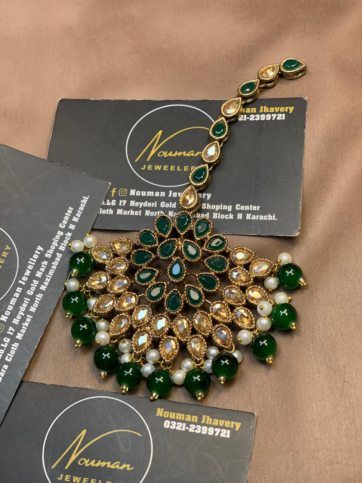 Tikka Emerald Green Antique Gold Kundan Maang Tikka