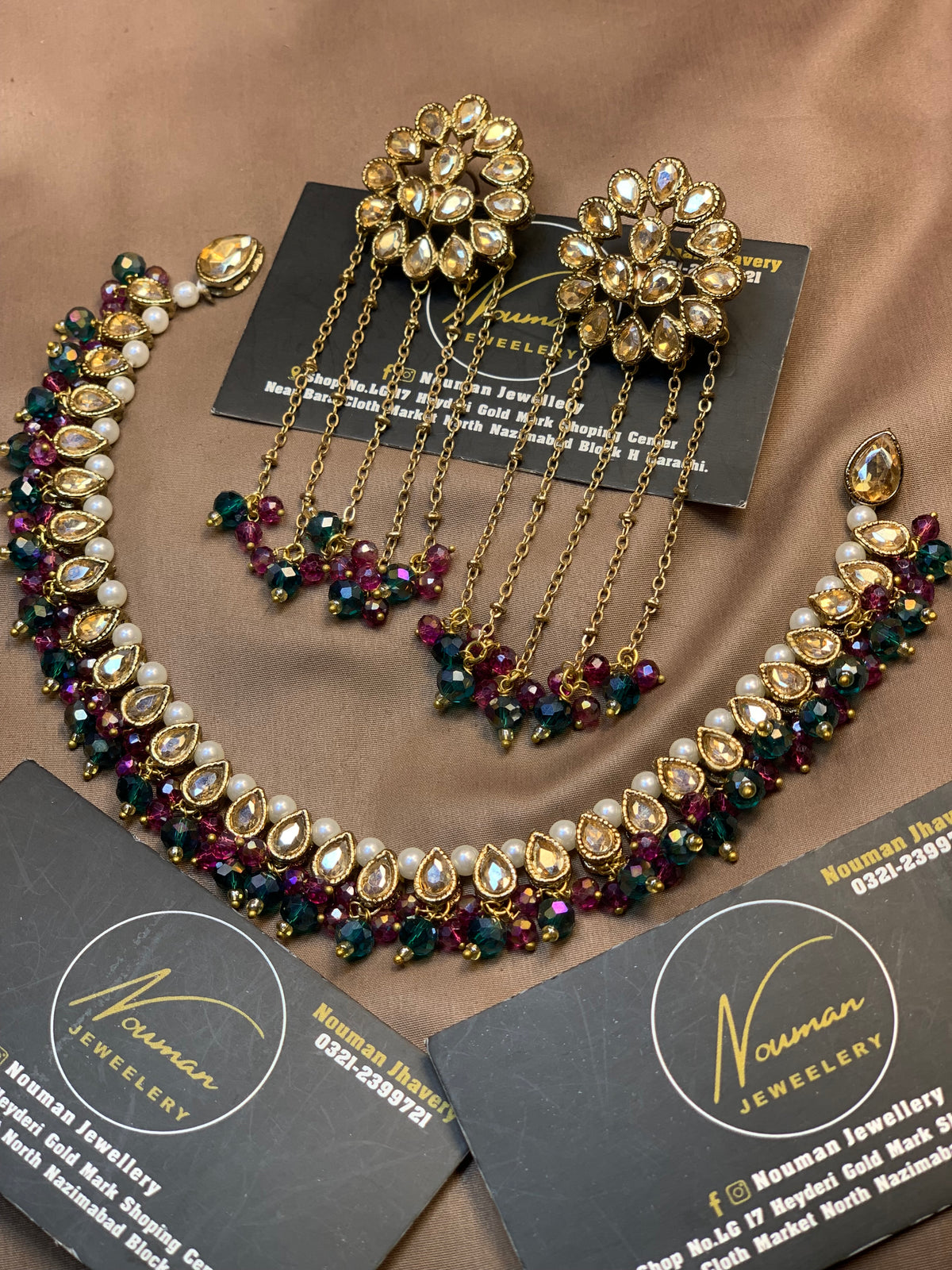 Royal Kundan Elegance ✨
A stunning combination Sea green and rich dark magenta/wine,Jewellery Set