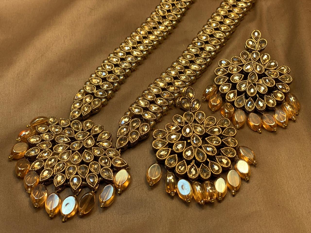 Champagne Zircon Kundan Long Maala With Statement Set