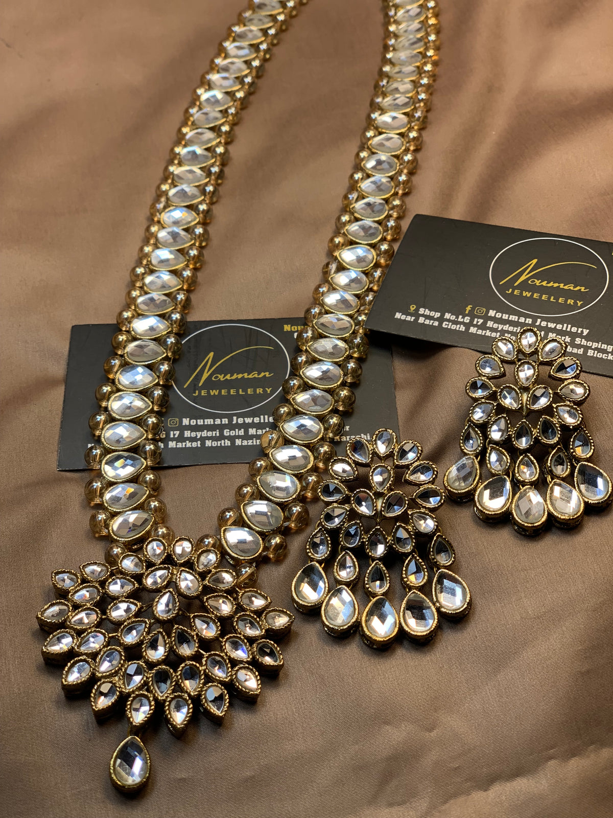 Exquisite Kundun Long Mala Pandant With Gorgeous Look Earring Set.