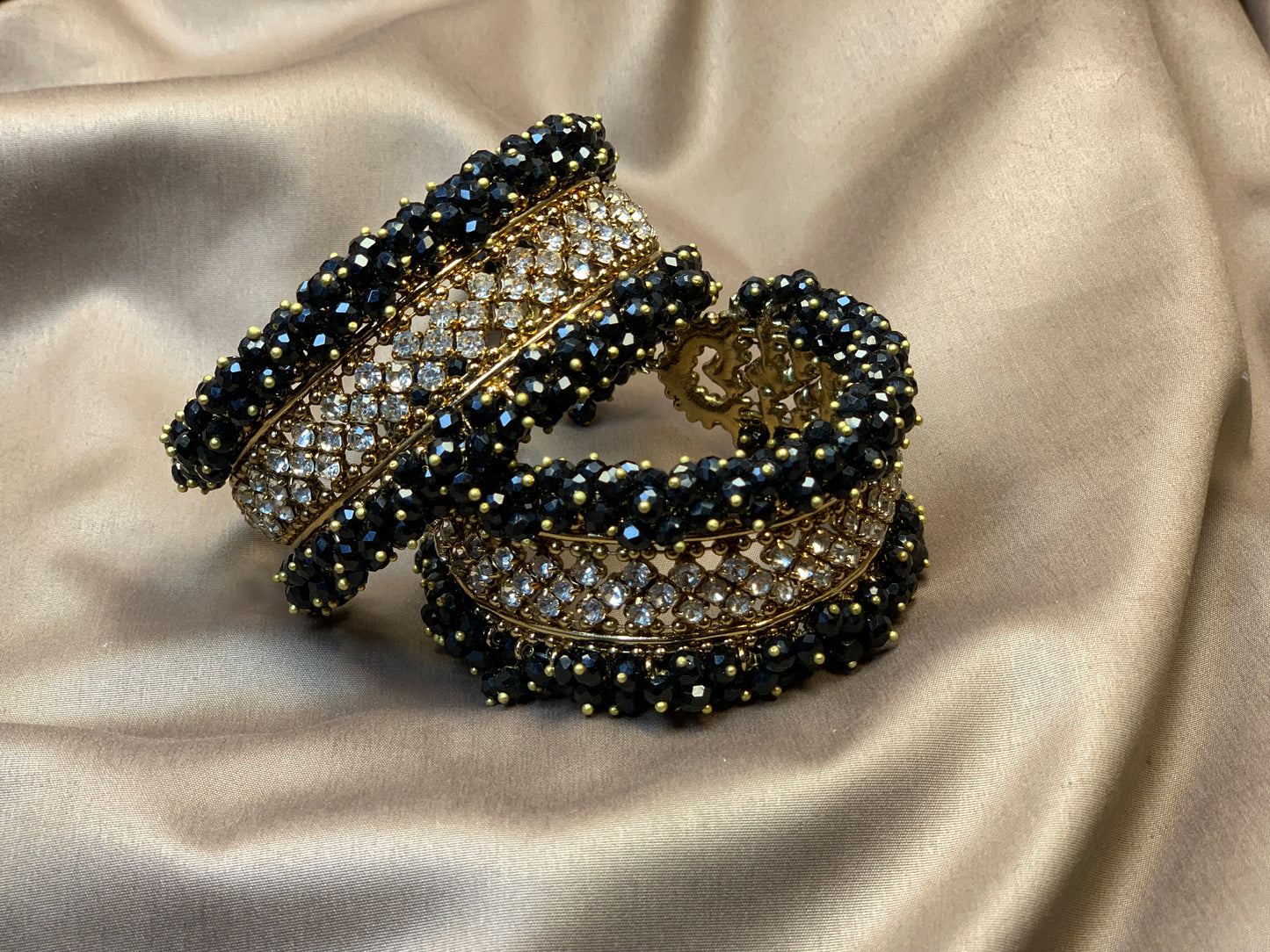 💫Black Bracelets Openable With Stone Beats Studs💫