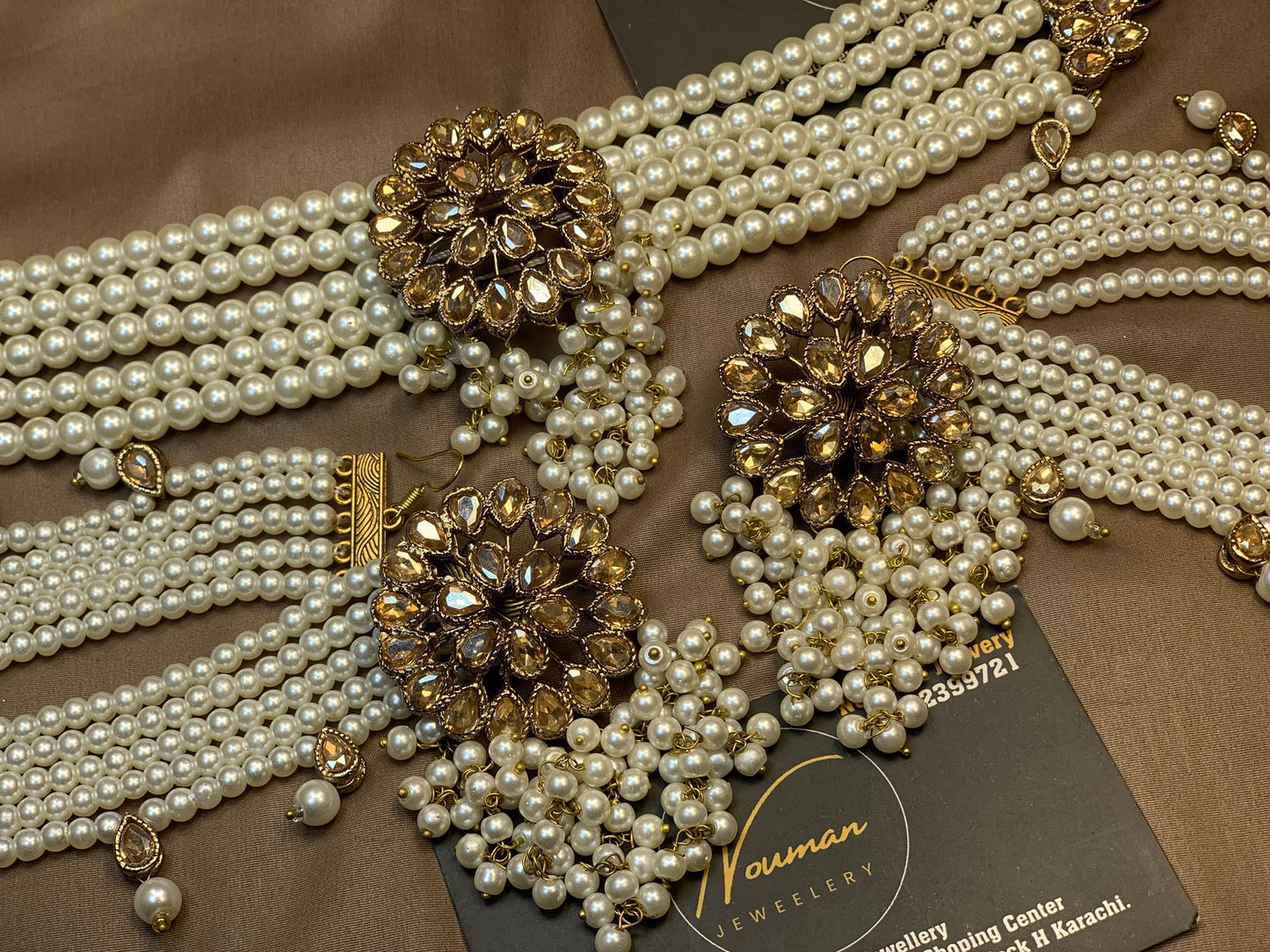 Kundan Champagne Gold Pearl Elegant Timeless Necklace Set