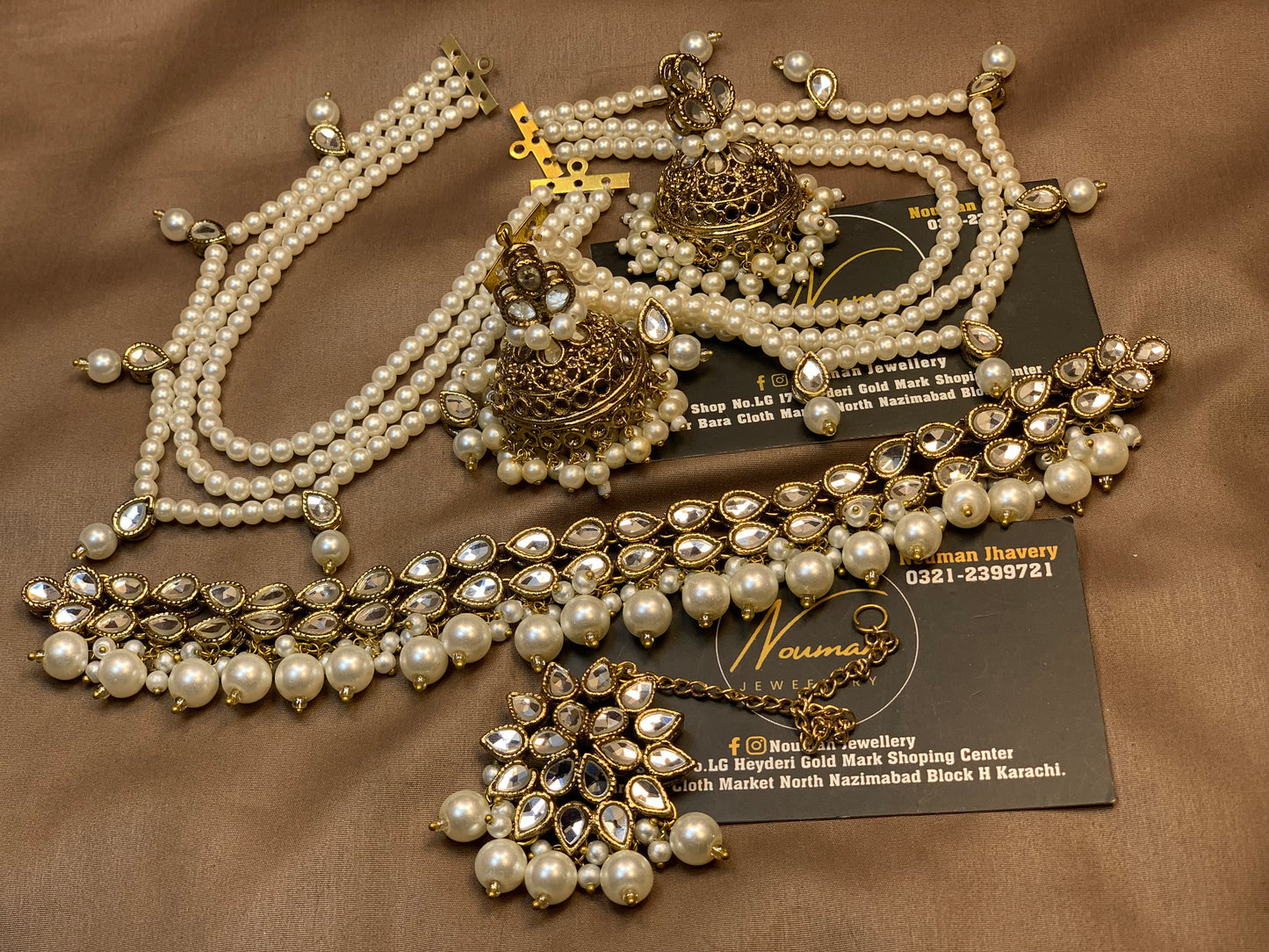 Exquisite Kundun Choker Set with Sahara With Pearl