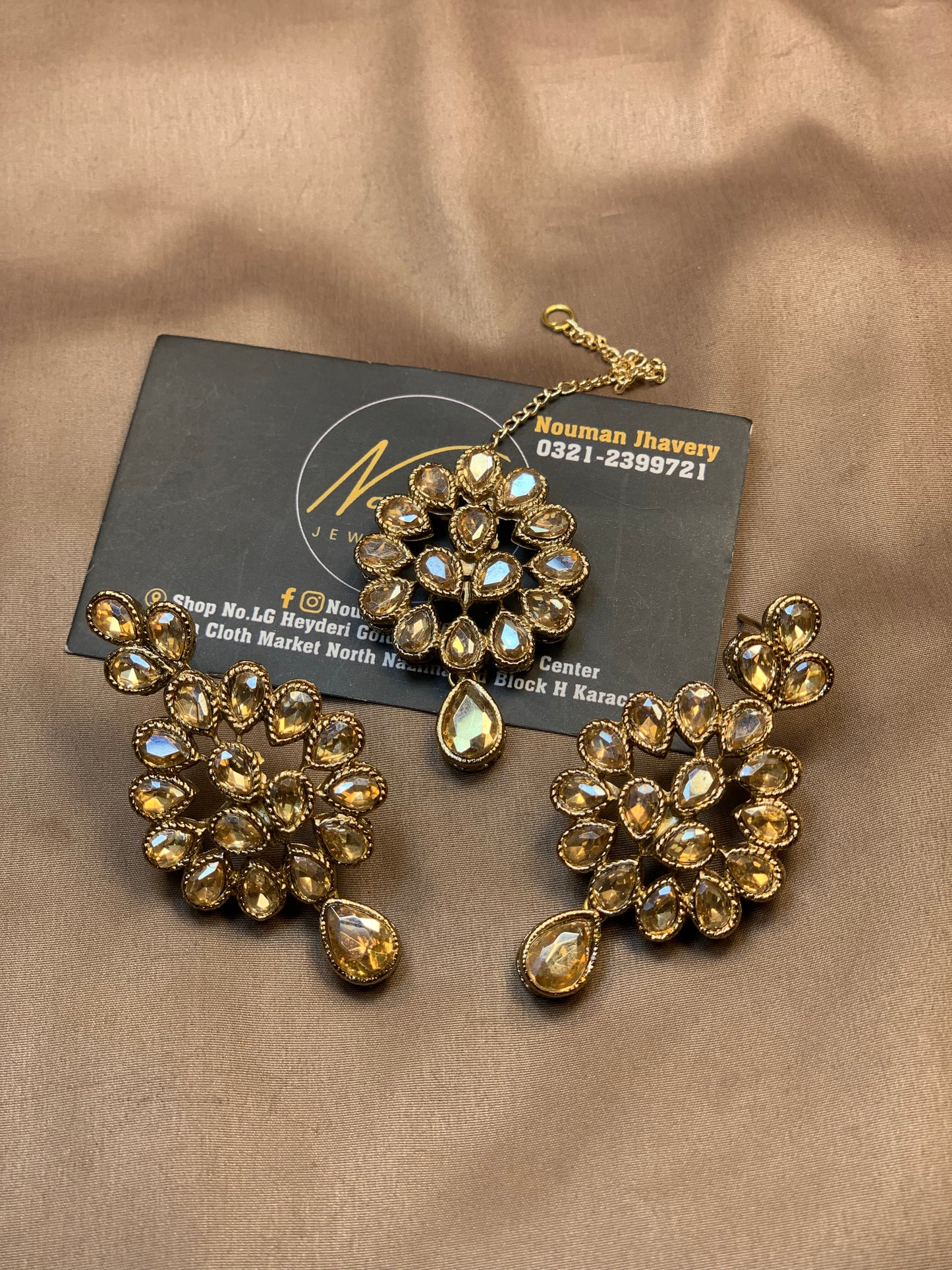 ✨ Champagne kundun Zircon Classy Jewellery Earring Tikka Set ✨