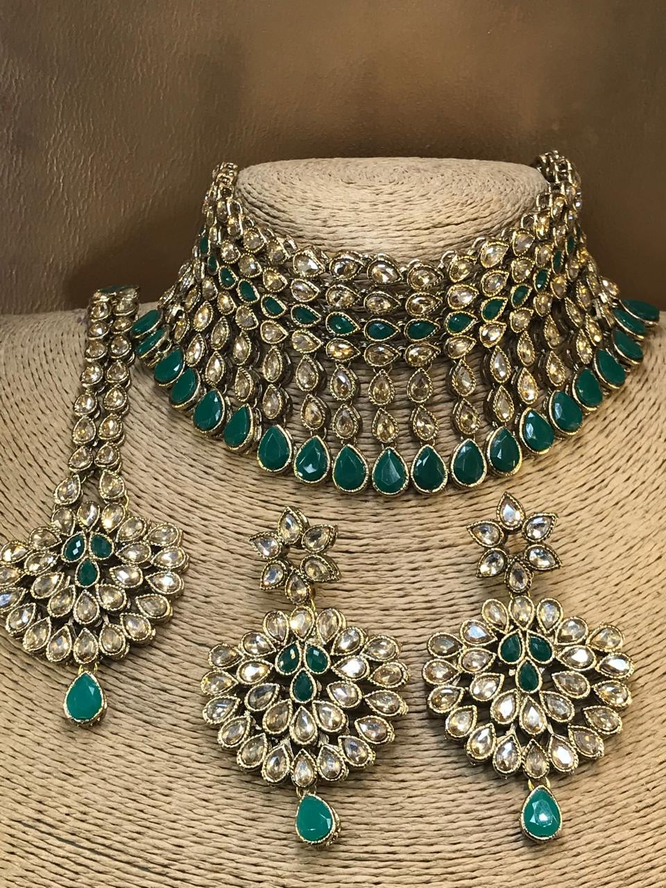 Kundan Emerald Green Choker Set – Gold Look