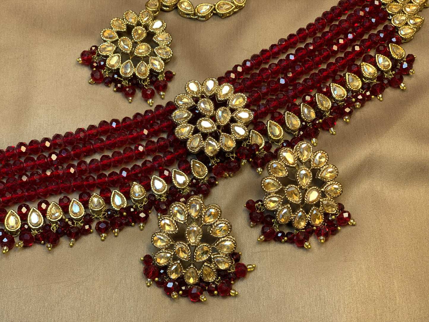 Exquisite Maroon Rare Zircon Jewellery Choker Set.