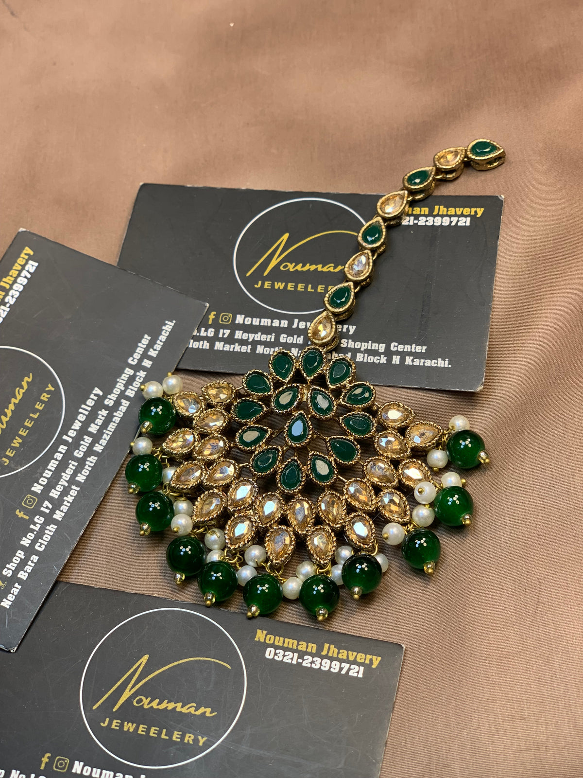 Tikka Emerald Green Antique Gold Kundan Maang Tikka