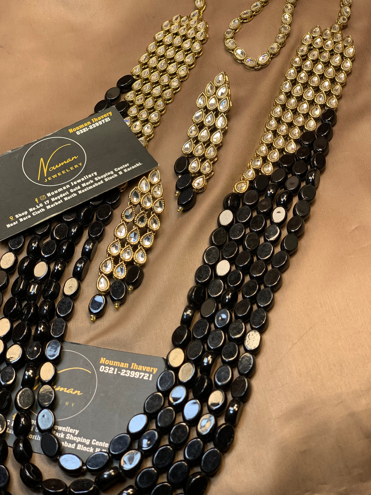 Exquisite Gorgeous Kundun Black Royal Look Mala Earrings Jewellery Sets.