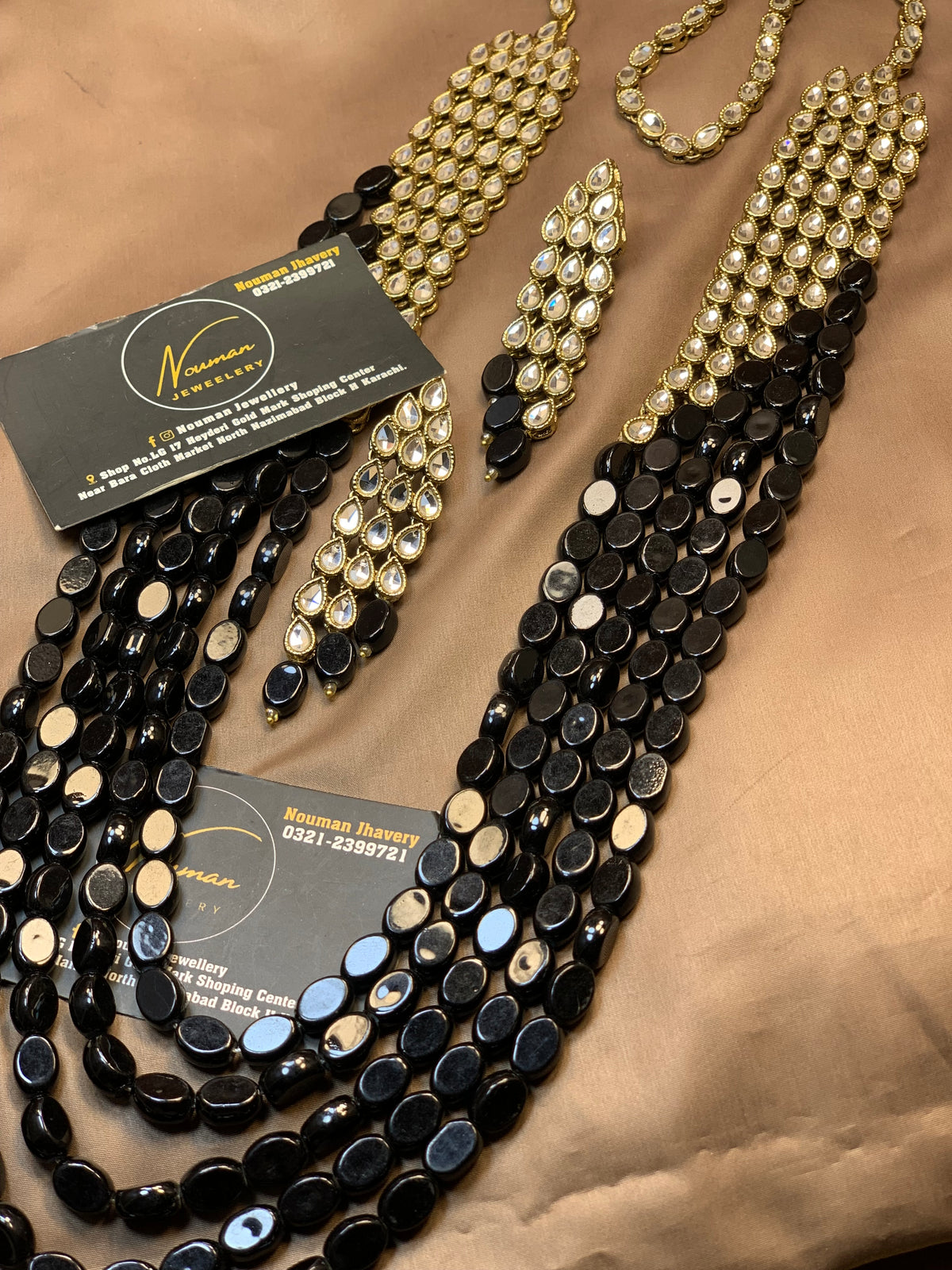 Exquisite Gorgeous Kundun Black Royal Look Mala Earrings Jewellery Sets.