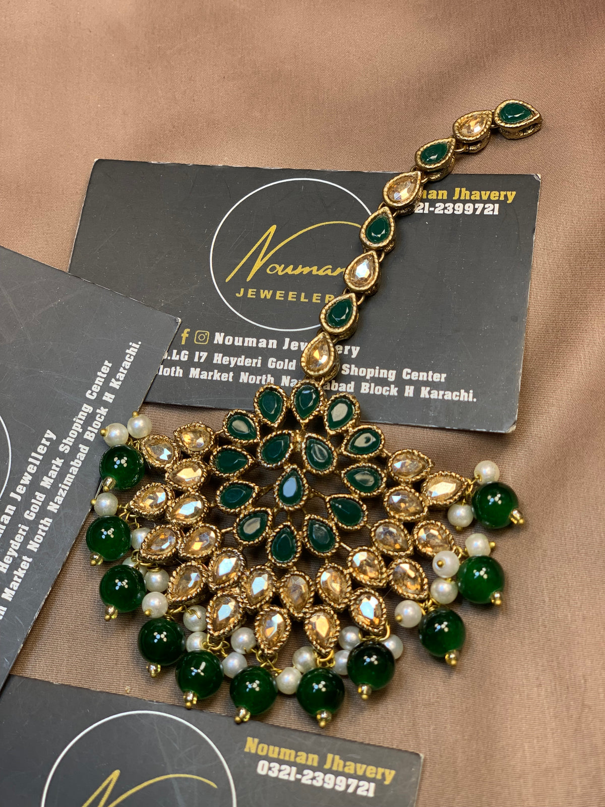 Tikka Emerald Green Antique Gold Kundan Maang Tikka