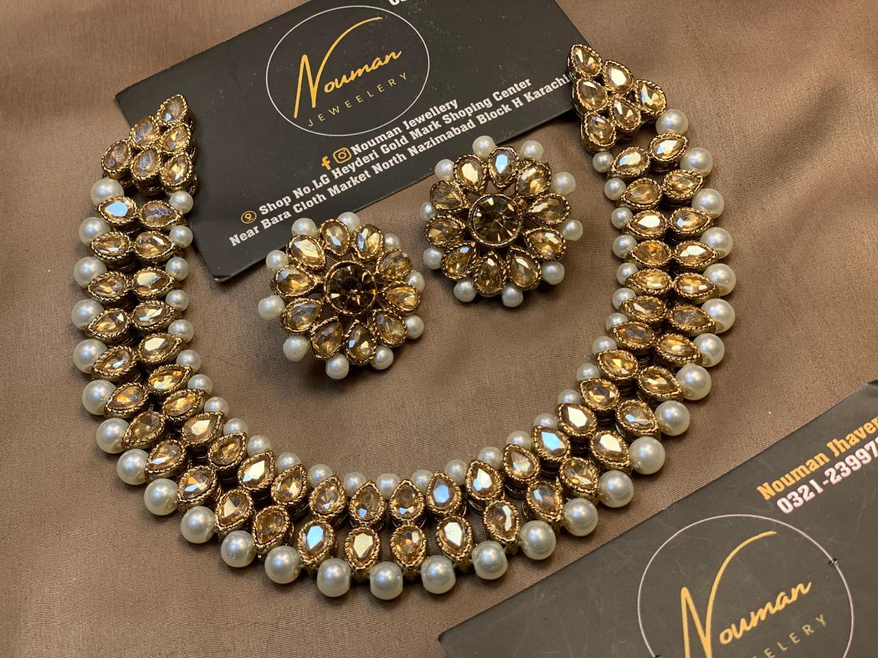 Gold Look Kundan Pearl Necklace Set