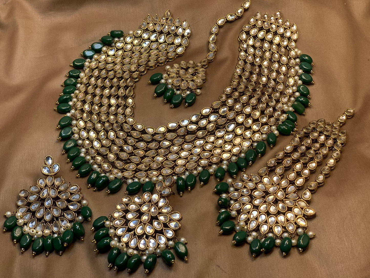 Kundun 7 Layers Emerald Bridal Set
